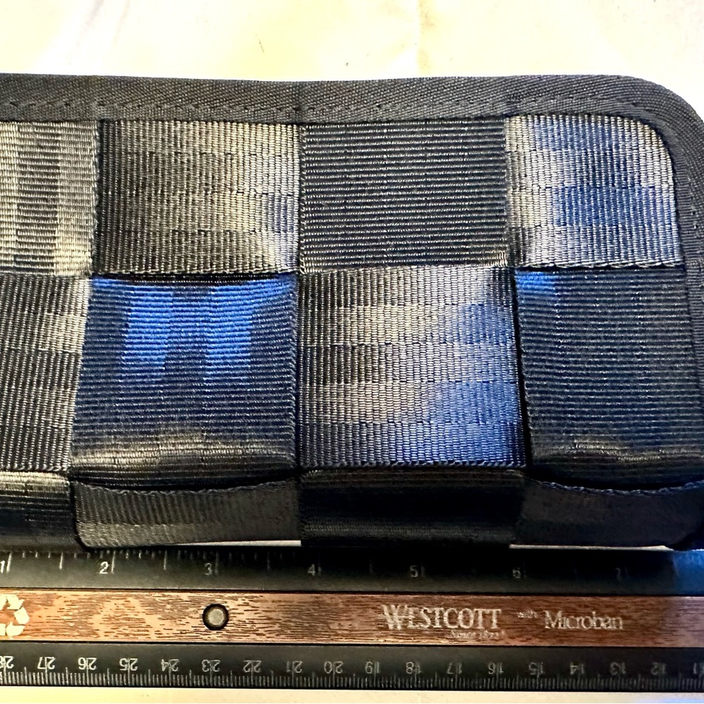 Harveys seatbelt black classic wallet - Picture 2 of 6